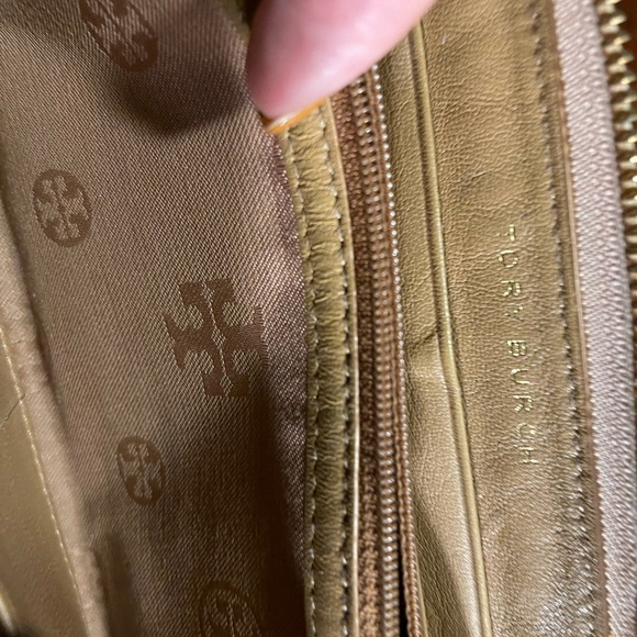 Tory Burch Metallic Rose Gold Zippered Wallet - Picture 12 of 16